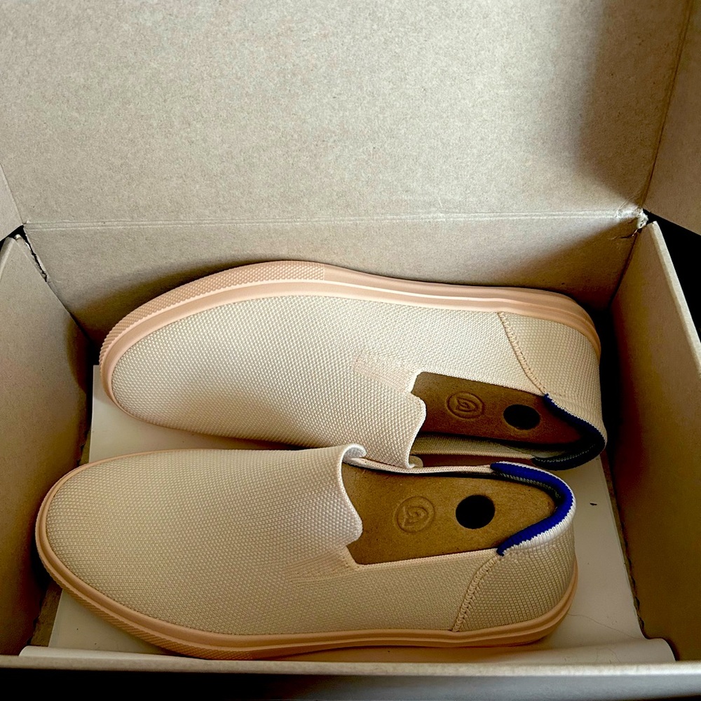 NIB pink Rothys city slip on